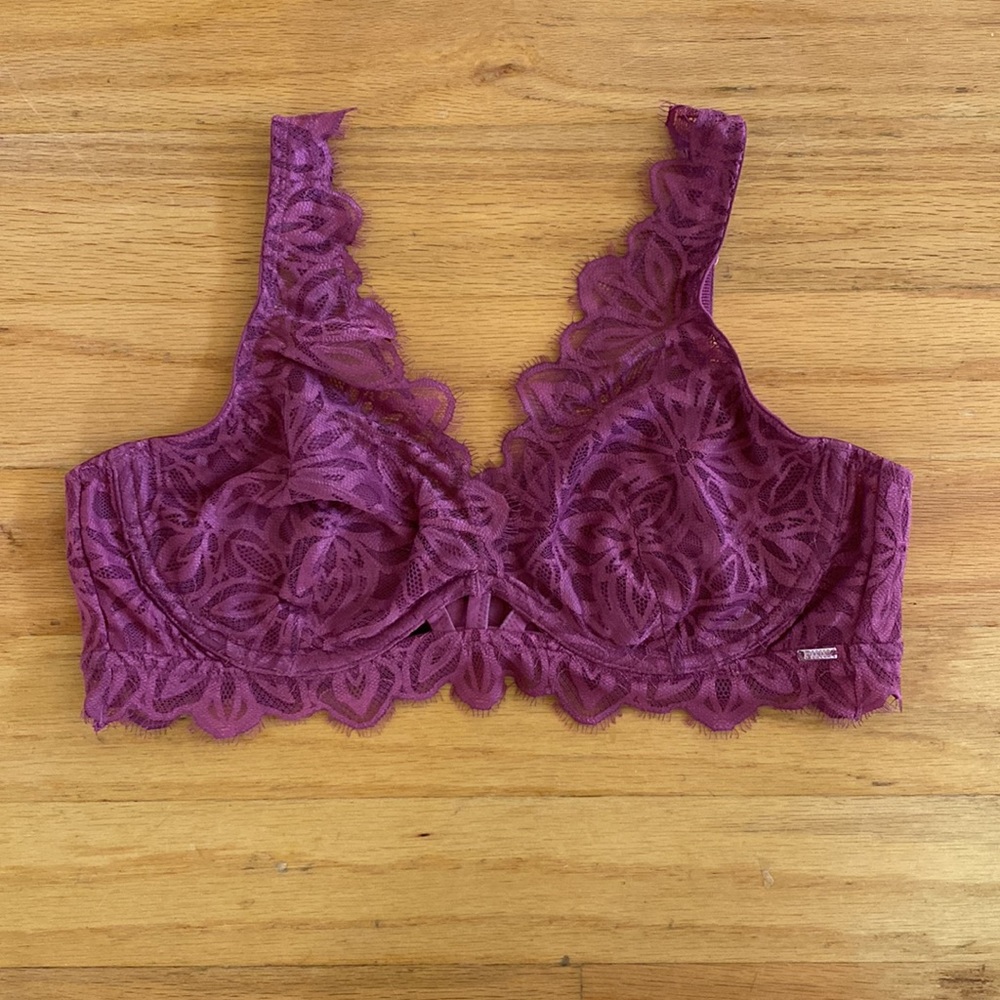 Victoria’s Secret Pink Plum Lace Unlined Bra with Underwire